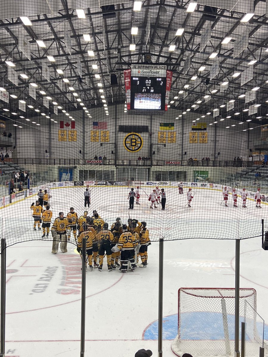 United Way Estevan (@uwayestevan) on Twitter photo We got #reUnited with the <a href="/estevanbruins/">Eagle Sky Estevan Bruins</a> tonight at Affinity Place! Way to beat Weyburn and make it a great night!
THANK YOU BRUINS’ FANS for donating $411 towards our Telethon! And another BIG THANK YOU to the Bruins for matching the donations, bringing the total to $822!! 🙌🐻 We got #reUnited with the <a href="/estevanbruins/">Eagle Sky Estevan Bruins</a> tonight at Affinity Place! Way to beat Weyburn and make it a great night!
THANK YOU BRUINS’ FANS for donating $411 towards our Telethon! And another BIG THANK YOU to the Bruins for matching the donations, bringing the total to $822!! 🙌🐻