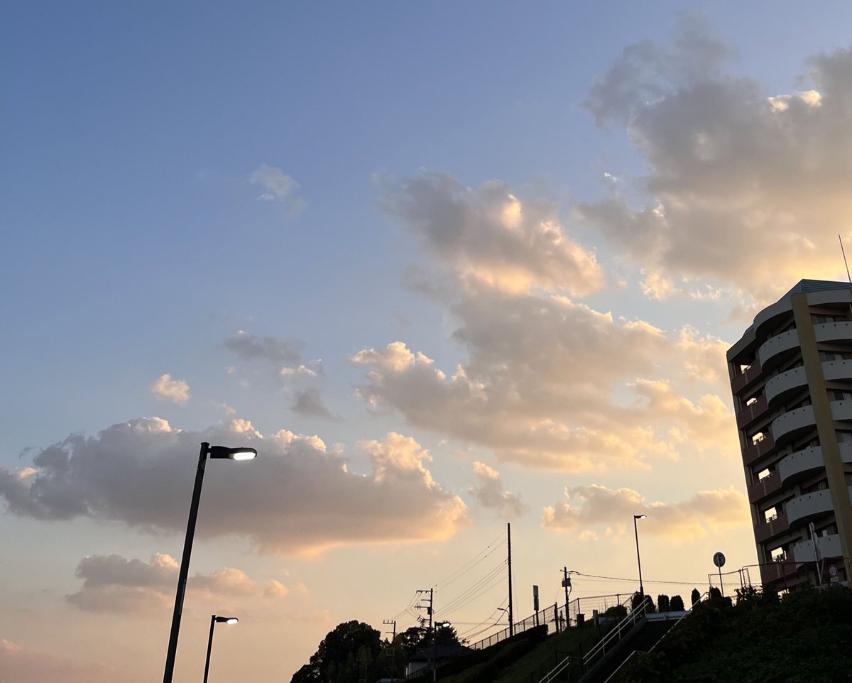 _yuiargk_'s tweet photo. 最近のお空たち。
新垣さんのフォルダーにも素敵なお空がたくさん収められてるんだろうなぁ☺️☺️ https://t.co/d6FK1Z0ZFR