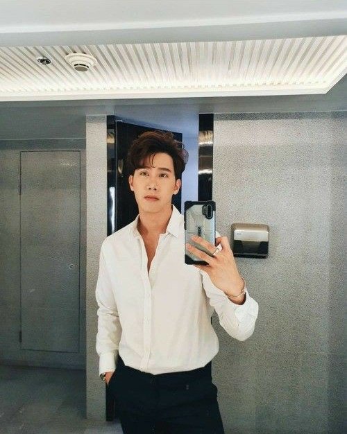 MAXTULLUV's tweet photo. casal de gostosos em roupas sociais 👩🏿‍🤝‍👨🏽

{ #blsd #blselcaday #tul_pakorn } https://t.co/E4nPbAJkRz