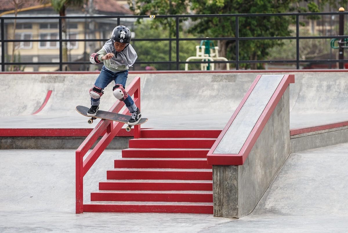 Zealova - Boardslide - Photo by @brycekanights #massbali #bangli #bali #skateboard #skateboarding