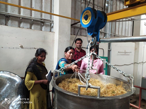 CSIRCSMCRI1's tweet photo. Successful demonstrations for (i) K-SAP (500 kg fresh weight capacity) (ii) semi-refined carrageenan (250kg dry weight capacity) and (iii) agar (25 kg dry weight capacity) were given to the Fisheries Officials at the Seaweed Processing Plant, Mandapam installed by CSMCRI@CSIR_IND https://t.co/FTcKyvEapH