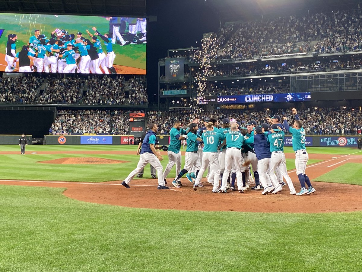 shannondrayer's tweet photo. THEY DID IT!!!!!!!! https://t.co/xvlohrKnHg