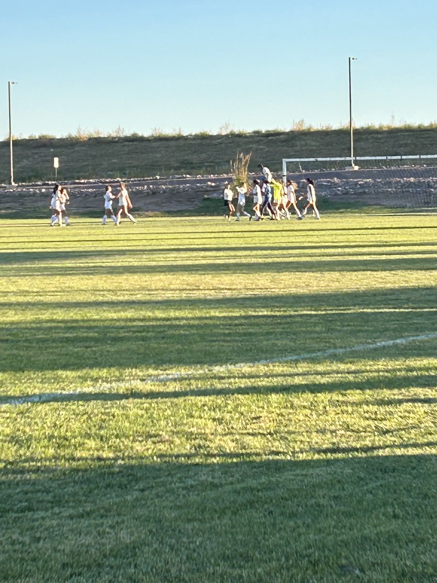 Amy Lujan tweet media