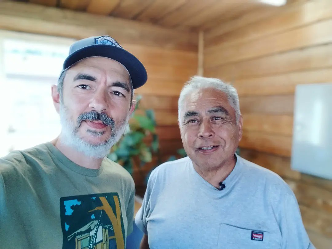 RogerUsart's tweet photo. Visita a les reserves de les tribus Hoh i Quileute, a la Olympic Peninsula, i converses ancestrals amb la Vivian i en Leroy d'aquestes comunitats. Dia èpic. 👣
#sasqualogy #elcaudelsasquatch #hohtribe #quileutetribe #olympicpeninsula https://t.co/Opj0Ig5ZtK