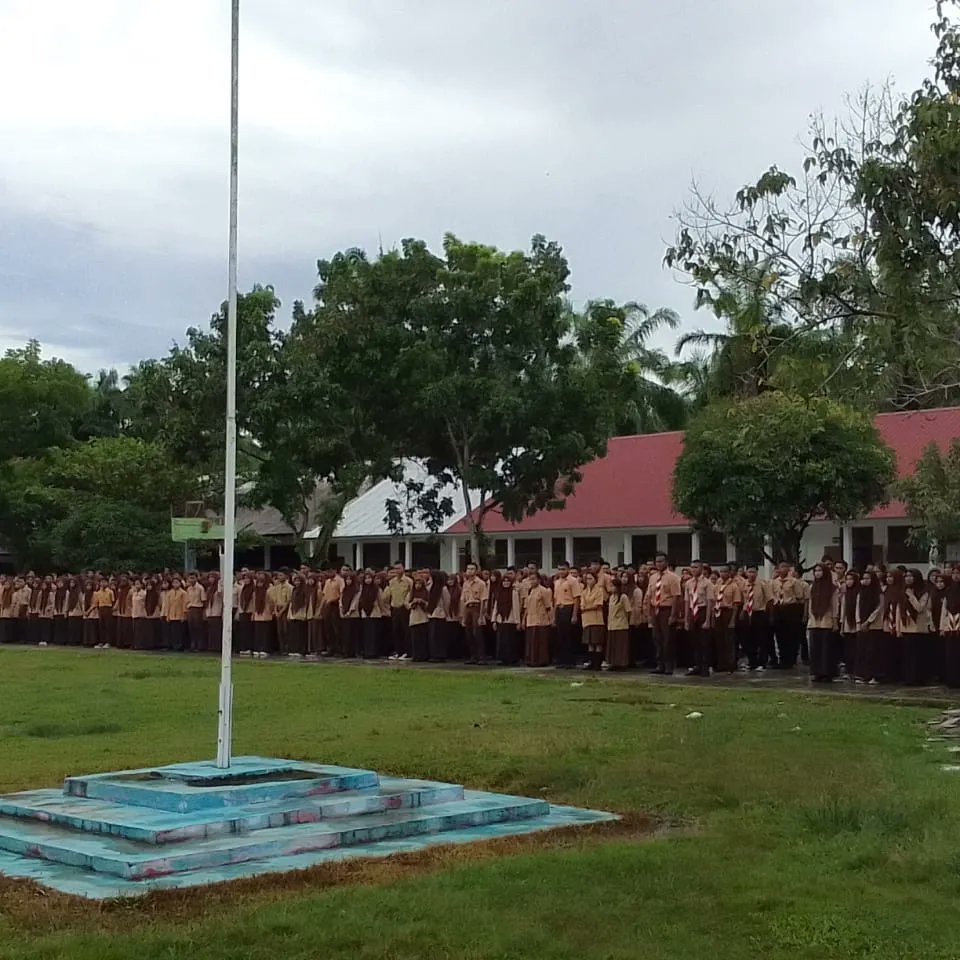 ArifRomadoni's tweet photo. Selamat Hari Kesaktian Pancasila Tahun 2022. Bangkit Bergerak Bersama Pancasila. #kesaktianpancasila #pancasila #sman1bilahhilir https://t.co/qeM74T8VU3