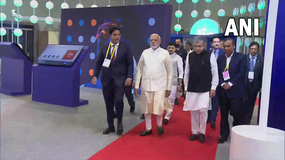 ANI's tweet photo. Delhi | Prime Minister Narendra Modi inspects an exhibition at Pragati Maidan. 

He will inaugurate the sixth edition of the Indian Mobile Congress (IMC) and launch 5G services shortly. https://t.co/5WKmlPIu5K
