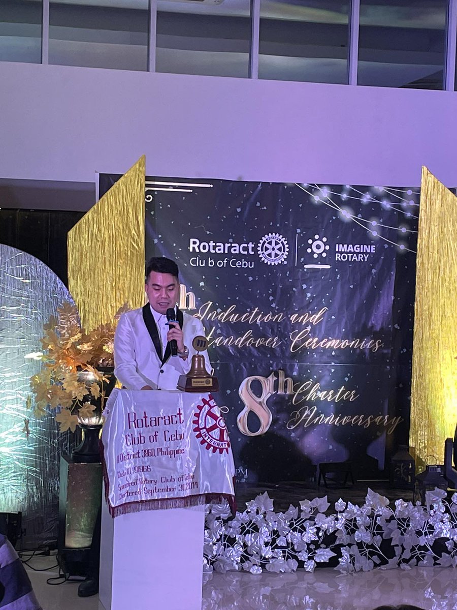jb_sayssss's tweet photo. Turnover ceremony as the Life-Changing President of Rotaract Club of Cebu. 🌟

#bts
#outgoingpresident 
#ServeToChangeLives
#ServiceAboveSelf
#Rotaract
#ImagineRotary https://t.co/Sq1KqT1J3Z