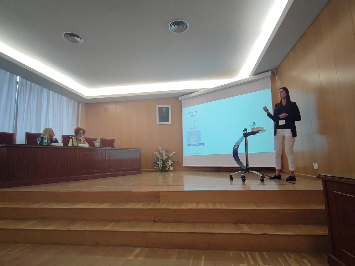 Carbonell_Rozas's tweet photo. Great inaugural conference by @LauraRighetti13 at the @MICOFOOD1 congress organized by @fqm302. HRMS and metabolomics: new oportunities for mycotoxins research. https://t.co/VO2ZfOUP2E