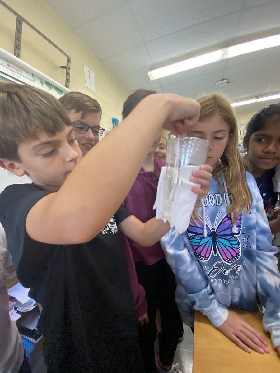 Deb58201864's tweet photo. Do you know if sugar dissolves faster in warm water or cold water? These awesome 5th graders found out today! 🫵💦🌏 @melandyk @JOlsyn1109 @MtView07836 @ZywickiR https://t.co/xyAnA0mqfV