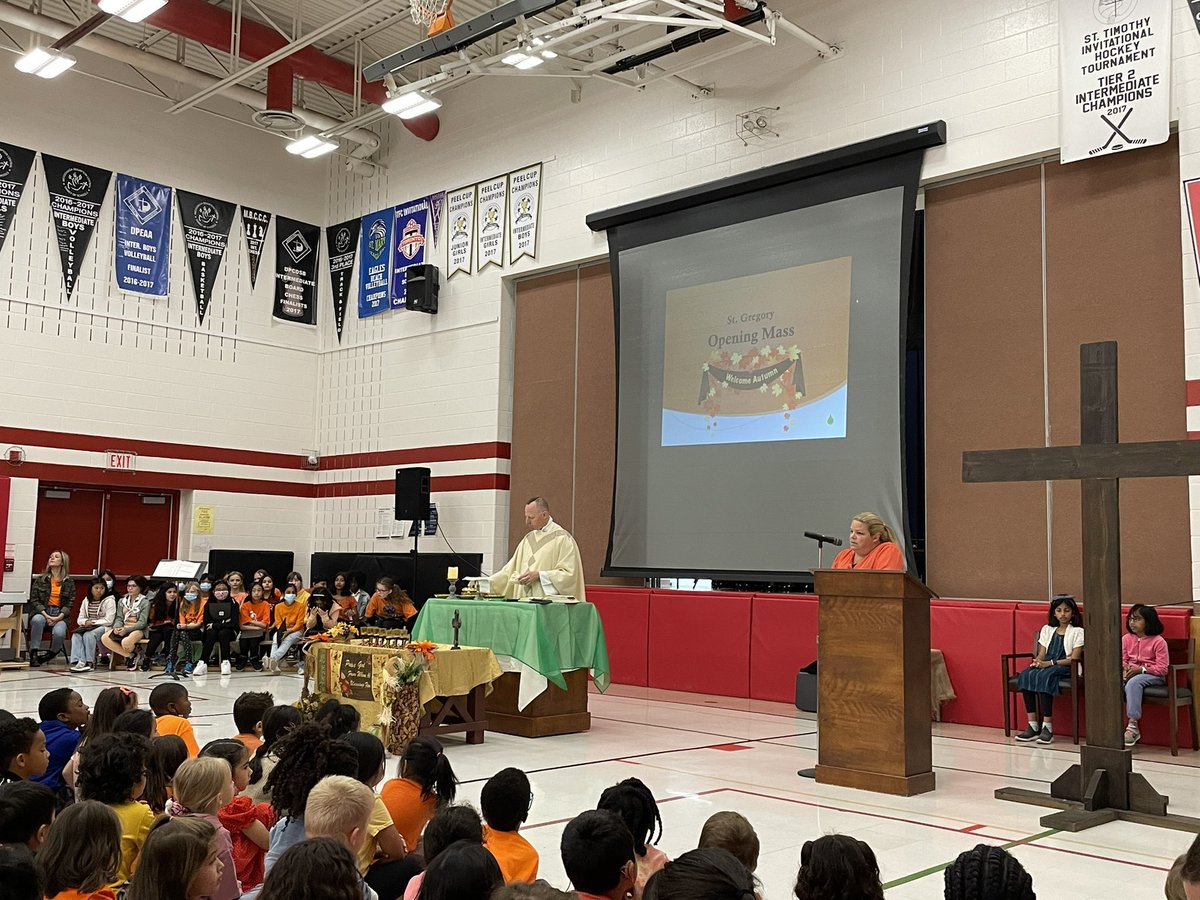 lauratuccitto's tweet photo. Celebrating our opening school mass @StGregory01.  Thank you to our YFA for leading the mass and our choir for sharing their beautiful voices. #StrongerTogether2022 https://t.co/xi2uuQtJ74