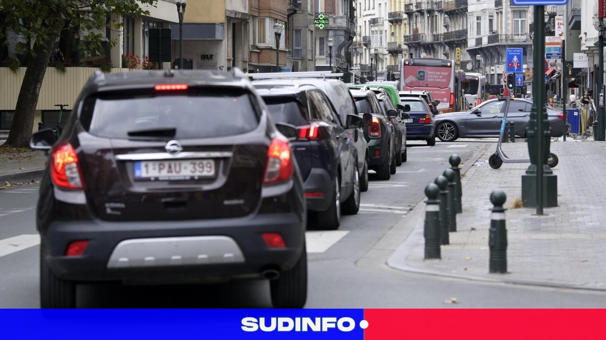 LaCapitale_be's tweet photo. «Une catastrophe pour eux»: une enquête sur le plan Good Move révèle que deux tiers des indépendants et PME bruxellois envisagent de quitter Bruxelles https://t.co/wK3GFSDotv https://t.co/pBwA7rk1Ns