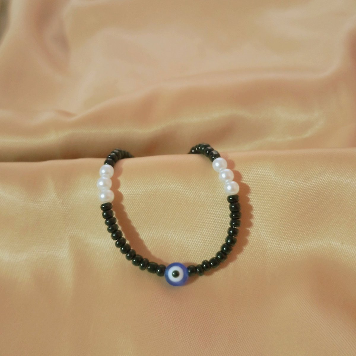 AMNLCrafts's tweet photo. An entry of evil eye bracelet! Purchase yours now!
#smallbusiness #AMNLCrafts #oroquieta #supportlocalbusiness #handmadecraftsforsale
#resincrafts #artsandcrafts #resin #resincraftsoroquieta #diy #giftideas #beadedaccessories #crafts #beadedbracelet #bracelet #evileyebracelet https://t.co/rjZpYb5J4T