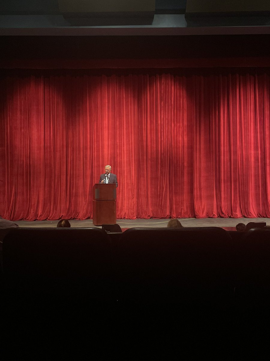 mmjrebecca's tweet photo. #reportscombs today i went to a lecture in the fowler center to see guest speaker #mikebebe #formergovener #astate https://t.co/mfRYEpJEuk