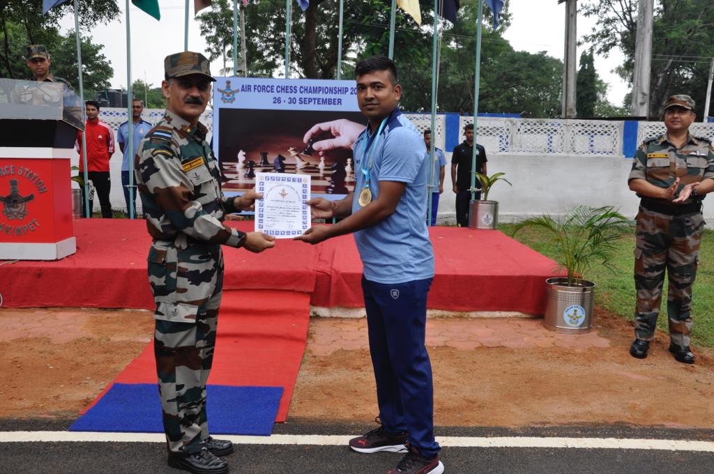 dprohyd's tweet photo. #AirForceChessChampionship culminated on 30th Sep with #MaintenanceCommand winning the championship and #EasternAirCommand stood runners up. Air Cmde Manish Sabharwal, VSM, AOC, AFS Hakimpet congratulated the winners & encouraged all participants to come back stronger next year. https://t.co/uGel5AMpLi