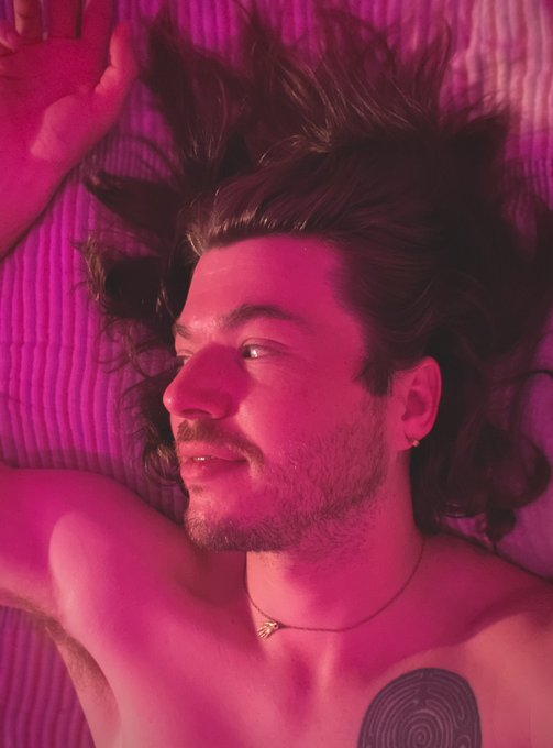 spooky season has strong bi energy https://t.co/80x5Rh8T57