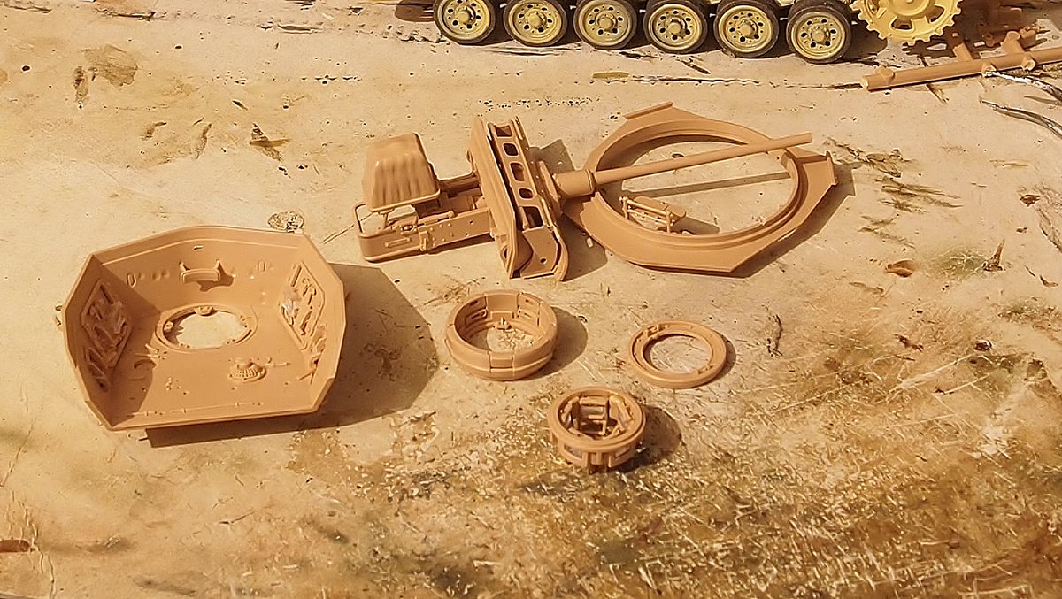 rtvmodeler's tweet photo. 🇩🇪 Panzer III Ausf J - Trabajando la Torreta y Cúpula de Comandante;  los visores llevan 3fotocortados cada uno.  El cañón quedó listo; antes de ensamblar aplicaré Primer. Saludos!., 🇲🇽👍 https://t.co/VC9tVWvTql