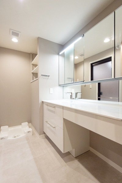 JpnRealtySTARTS's tweet photo. 6min to #Shintomicho staion near #Ginza, #ChuoWard #Tokyo.
Price: JPY97.8M ≒ USD676K ≒ EUR689K
Structure: RCS
Built: Aug 2015
Floor Plan: 3BR
Size: 66m2 / 710.41ft2
#cornerroom #realestate #property #dishwasher #floorheating #sale #TokyoMetro #JRKeiyoLine #Japan https://t.co/ODVXM7vTnO