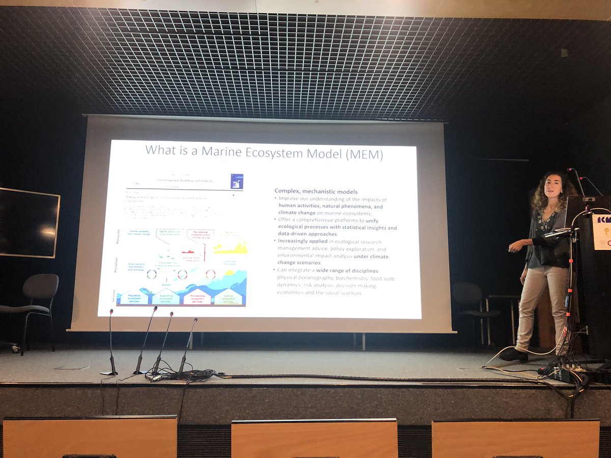 margalef_bcn's tweet photo. Day 5 of the #RMSC2022: discussing the spatiotemporal patterns of the ocean microbiome and its ecological interactions as well as predictive models that help us understanding the effects of global change in marine animals. @CarlosPedros7 @schaffron @CollMonton https://t.co/CVdRNwSWrU