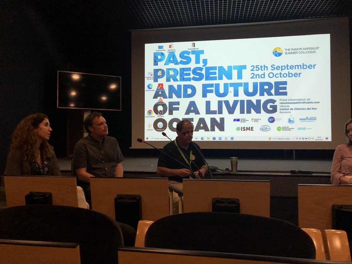 margalef_bcn's tweet photo. Day 5 of the #RMSC2022: discussing the spatiotemporal patterns of the ocean microbiome and its ecological interactions as well as predictive models that help us understanding the effects of global change in marine animals. @CarlosPedros7 @schaffron @CollMonton https://t.co/CVdRNwSWrU