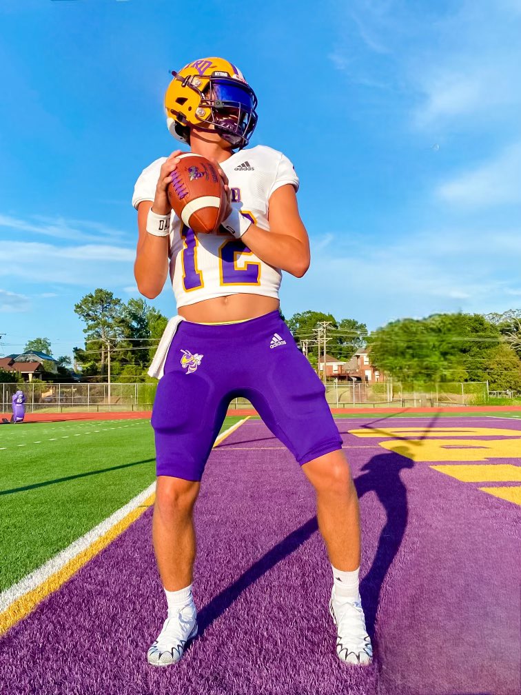 C.E. Byrd Yellow Jackets Football tweet media