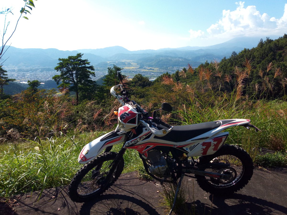 mitsuhiro_hiace's tweet photo. お天気良いので
ベータのウインカー直して
山の上の広場で月見焼き鳥つくね重を食べた

#BETA
#RR4T
#ほっともっと https://t.co/ixdOCwr4S4