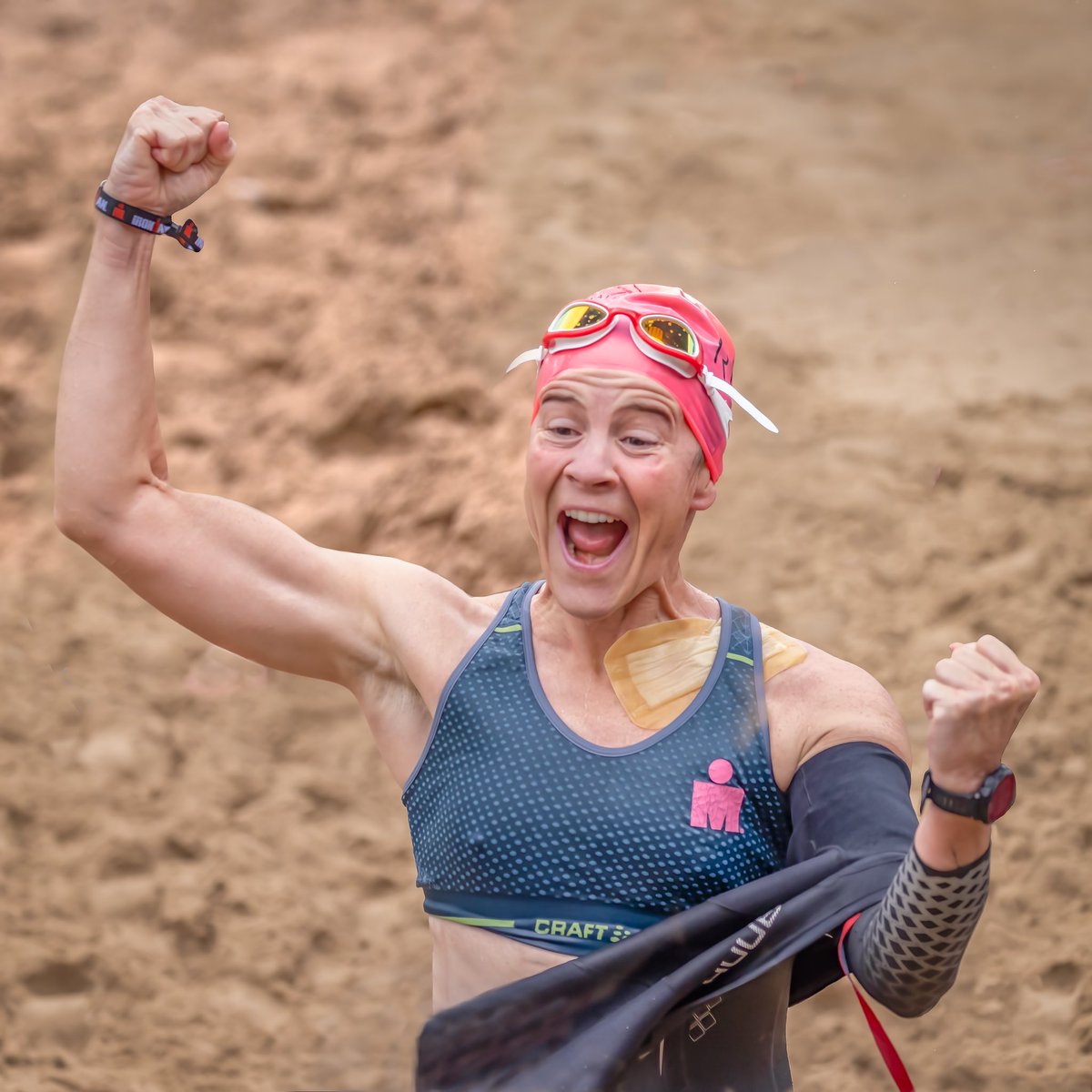 lowri_bowen's tweet photo. That moment when you see @lovegod01 has put up an IMW video https://t.co/ka0U8nXkO4 💪Diolch Dave #craptri #dyfaldonc https://t.co/9XsBoo5uZ7