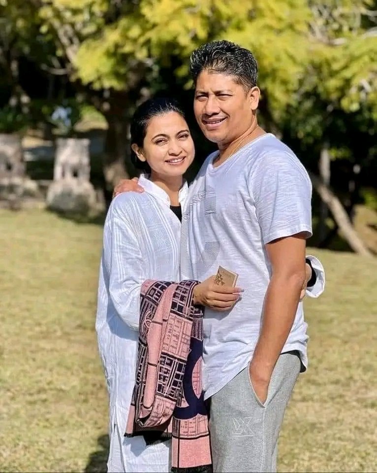 TirtharazzS's tweet photo. প্ৰতি পল সুখী হওঁক। তাৰেই কামনাৰে ভগৱানৰ ওচৰত প্ৰাৰ্থনা জনাই দাদা আৰু বৌলৈ বিবাহ বাৰ্ষিকৰ শুভেচ্ছা আৰু অভিনন্দন জনালো। 

Happy Anniversary Dada n Bou....🎂🙏

@Pijush_hazarika 
@AimeeBaruah https://t.co/FwF6fqGchW