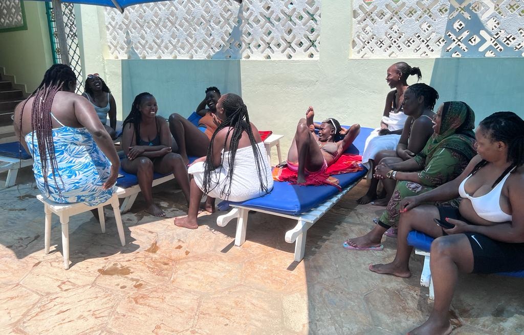 WinnyObure's tweet photo. Sex, sexuality, sexual pleasure, sexual abuse, sexual harrasment and anything related to our bodies is a heavy topic for most young African women. Thanks to safe spaces that allow feminist leaders to have these conversations #WILDfeminists #UndoTheDamage #SeedsofGreatness https://t.co/D4Uem72Ynx