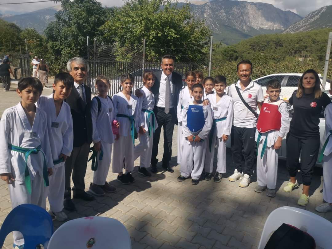 Antalya Valimiz Sayın Ersin YAZICI,  Kaymakamımız Sayın Musa Kazım ÇELİK, İl Milli Eğitim Müdürümüz Sayın Emre ÇALIŞKAN, İlçemiz protokolu Gökbük Köy Yaşam Merkezi'nde açılan kurslarımızı ziyaret etmişlerdir <a href="/AntalyaValilik/">T.C. Antalya Valiliği</a> <a href="/Fnkkaymakamligi/">T.C. Finike Kaymakamlığı</a> <a href="/antalyamem07/">Antalya İl Millî Eğitim Müdürlüğü</a> <a href="/emre_caliskan/">Emre Çalışkan</a> <a href="/birfremd/">Mustafa Akçil</a>