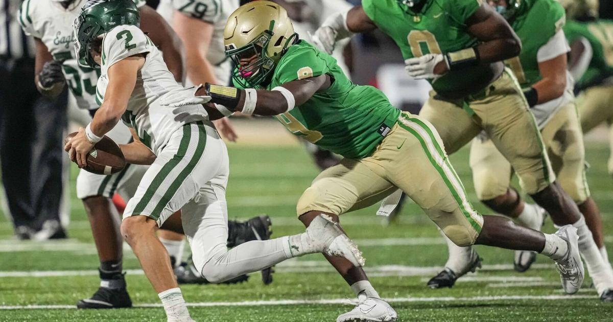 Buford defense shows up for ESPN, leads win over fellow state champion Collins Hill @buford_football #GwinnettFB bit.ly/3y7EvUW