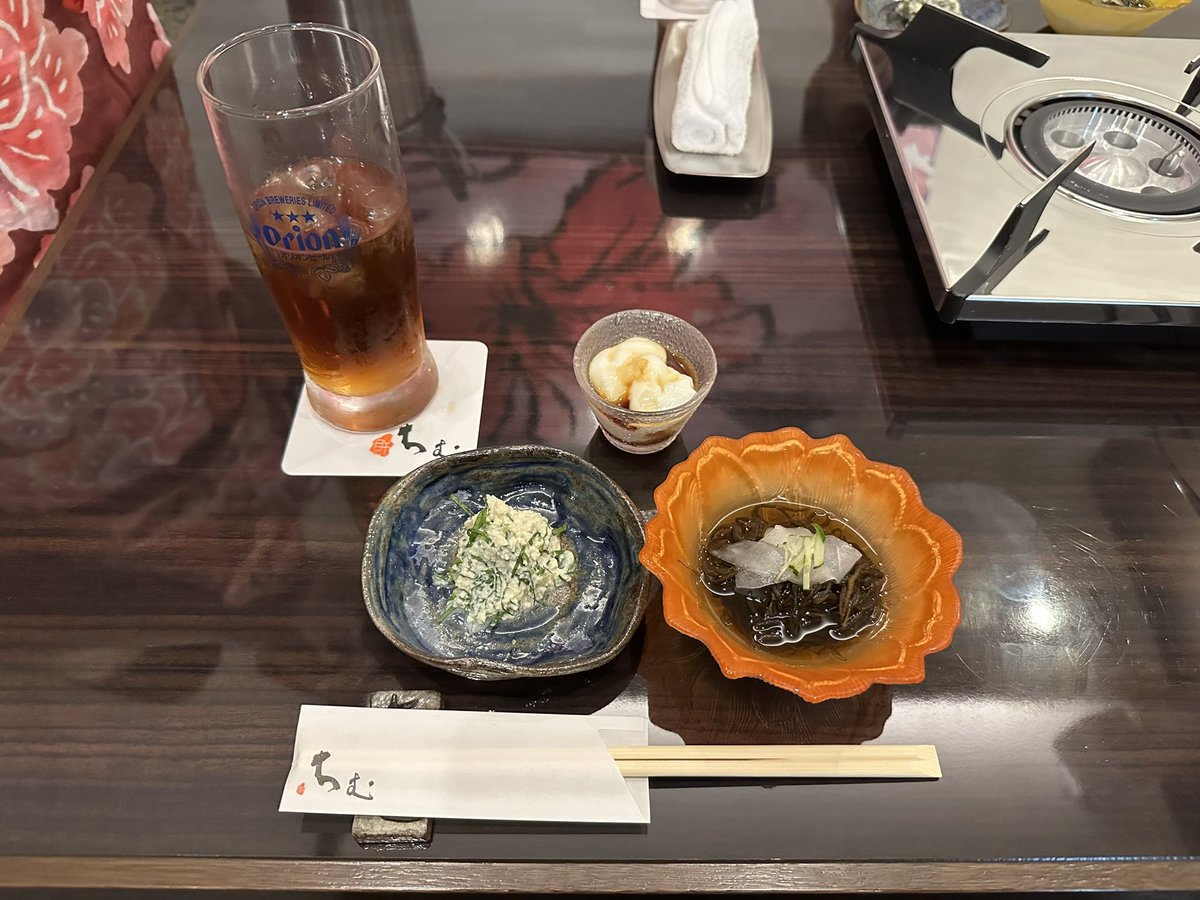 CylinderCom's tweet photo. 甘みのある脂の乗ったアグー肉と島野菜のしゃぶしゃぶが満喫できるお店です🤗

うちなー野菜と一緒にポン酢をつけて食べるので、重たくなくアッサリしていて、ついお腹いっぱい食べてしまいました����✨

住所：沖縄県那覇市松山２－１－１３
　　　沖縄建装　1階

♯ちむ
♯沖縄しゃぶしゃぶ
♯島野菜 https://t.co/kkUHs9e6y2