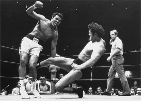 AaliHasan10's tweet image. Wrestler Inoki got global fame in 1976 when he faced Ali in a mixed martial arts match at Tokyo’s Budokan Hall, a match fans remember as “the fight of the century”.

#Inoki #AntonioInoki