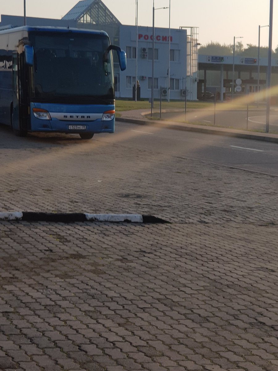 tanavon's tweet photo. Buenos días Adeptos del lado oscuro 🖤☕

2 semanas de vacas minimum, empezamos la pequeña epopeya que el viajar desde Rusia. 

Kaliningrado (Rusia)➡️  Gdansk (Polonia) En bus cruzando  la frontera.

Allí pillamos vuelo a Valencia (España) ❤

Let's gouuu https://t.co/zoBqaVcK94
