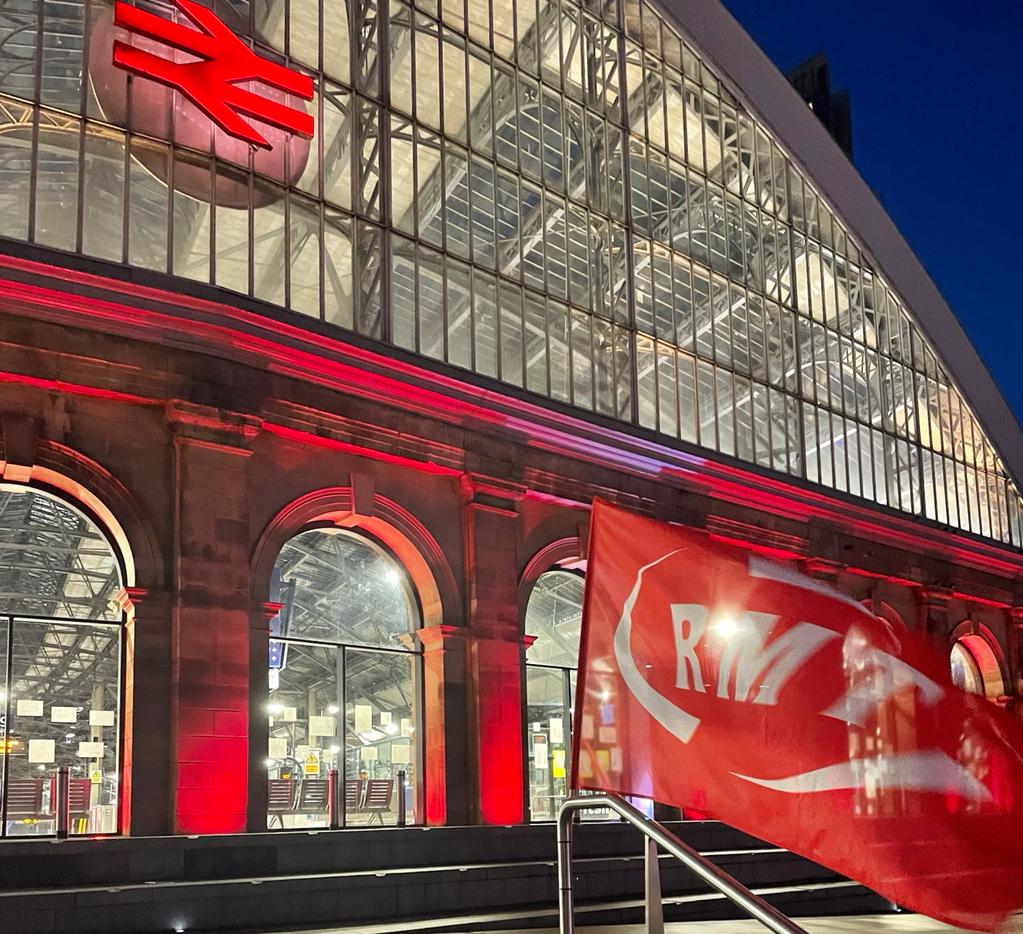 Lime st CLOSED! Not a train will move without the workers consent! All lit up in workers Red for us too! Up the Workers! Solidarity with all our <a href="/RMTunion/">RMT</a> comrades across the rest of the country today! 🚩✊🏻
#EnoughIsEnough