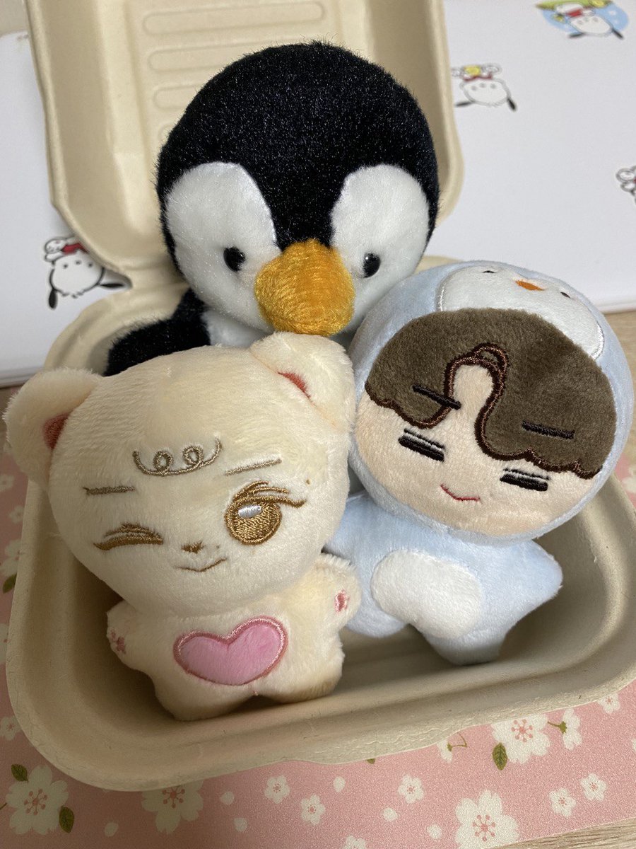 ilovehue_too's tweet photo. 환영합니다~ 👏👏🥳✨🌹🥰🫰😍💚💚💚
#펭닝이_어서오렴 @penning814
#뽐닝이_뽐내볼래  @BBomning https://t.co/B4LiR3pEMo