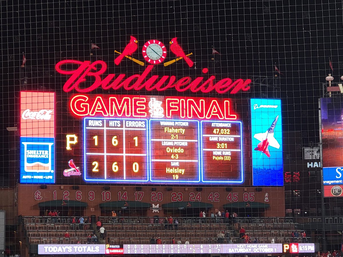 STLCardsDC's tweet photo. So glad I could be here for Yadi and Albert's final weekend! https://t.co/py6UhaQ1Pn
