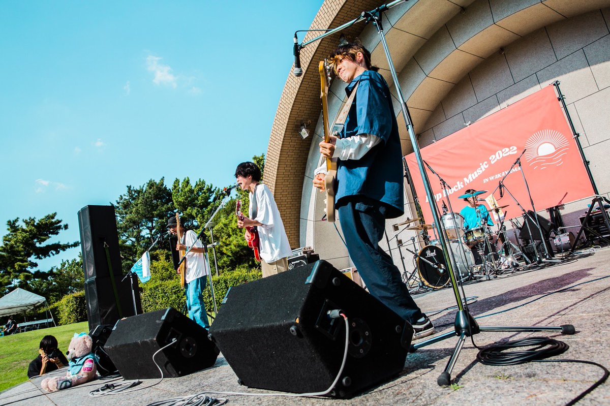 POPROCKMUSIC_20's tweet photo. 4番手　ワンダフル放送局
初めての和歌山ライブ！！！
めちゃくちゃかっこよかったです☺️
#PRM2022
#和歌山
#野外音楽フェス https://t.co/TshQxXlCQe