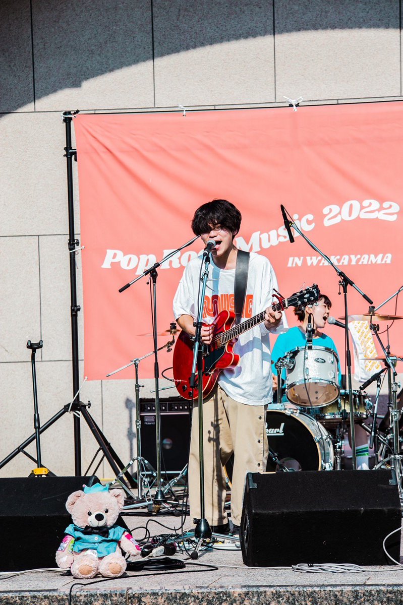 POPROCKMUSIC_20's tweet photo. 4番手　ワンダフル放送局
初めての和歌山ライブ！！！
めちゃくちゃかっこよかったです☺️
#PRM2022
#和歌山
#野外音楽フェス https://t.co/TshQxXlCQe