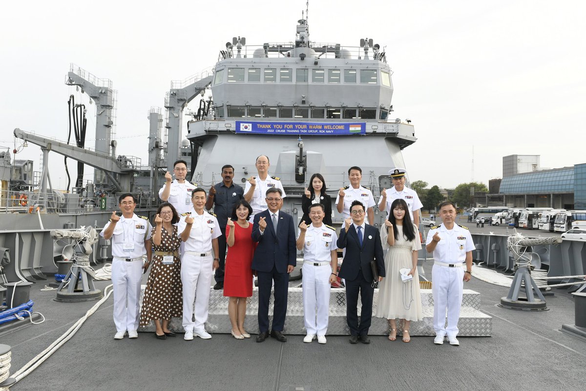 RokEmbIndia's tweet photo. (1/2) Ambassador Chang Jae-bok(@ChangJaebok1) attended the onboard reception of ROK Navy Cruise Training Task Group at ROKS Hansando, which is the first dedicated training ship of Korea. https://t.co/ySZA2ANiFT