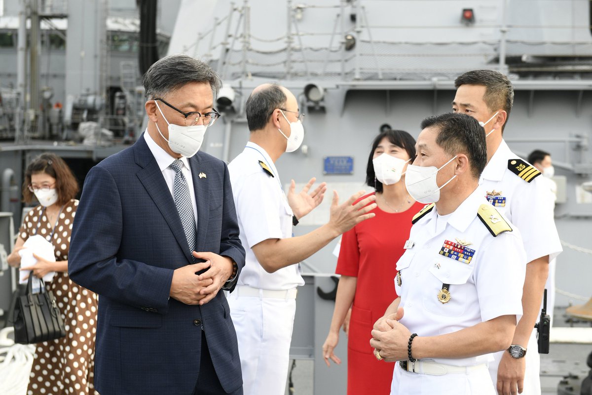 RokEmbIndia's tweet photo. (1/2) Ambassador Chang Jae-bok(@ChangJaebok1) attended the onboard reception of ROK Navy Cruise Training Task Group at ROKS Hansando, which is the first dedicated training ship of Korea. https://t.co/ySZA2ANiFT