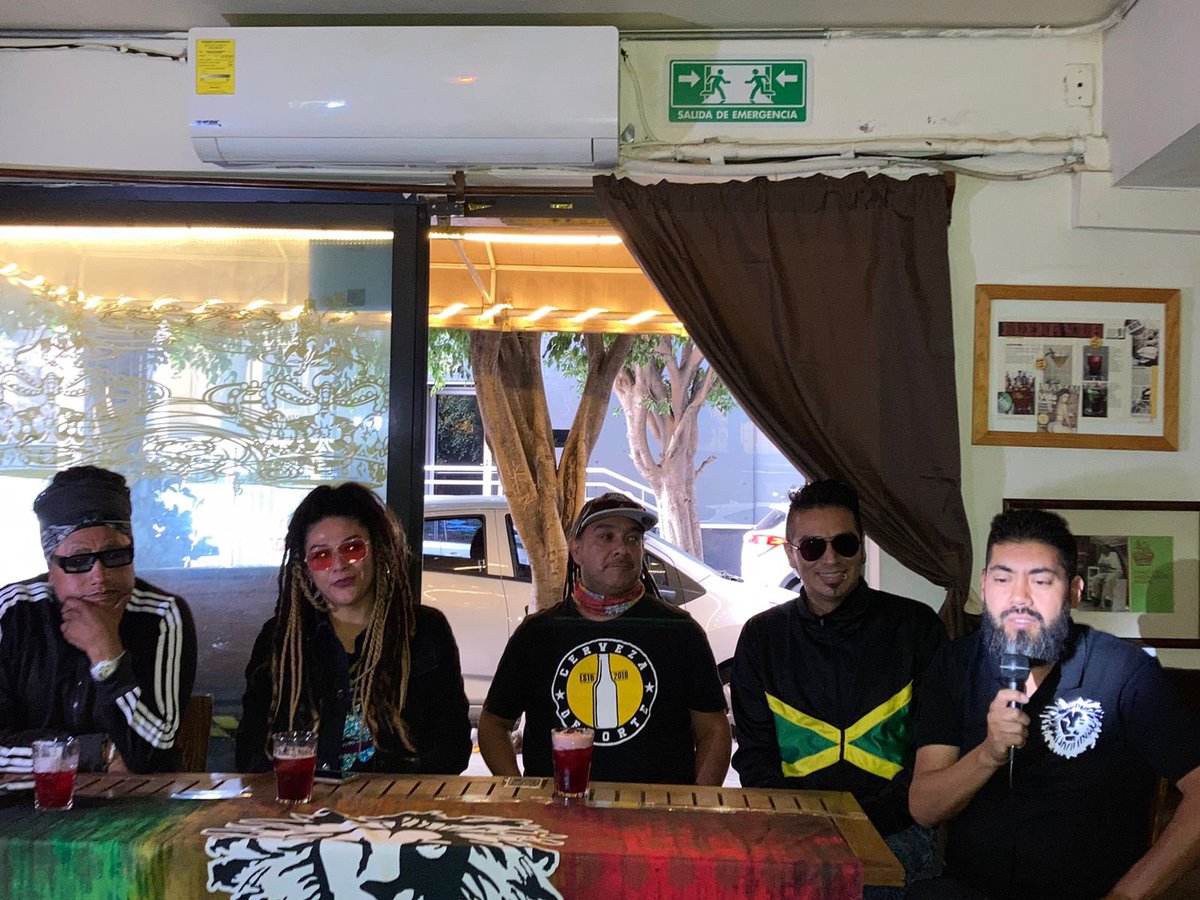 Invenciblenet's tweet photo. Estuvimos en la rueda de prensa en Kaya Bar para la celebración del 14 aniversario del #SoulDread donde se presentará #Alboroise, más @sangre_maiz, @DubDual @jahfabiomx y más 💚💛❤️
8 oct 2022
Exbailneario Olímpico Pantitlán
#invencibleradio 🌐https://t.co/Ly7r9feNmt https://t.co/UCI5syYtcJ