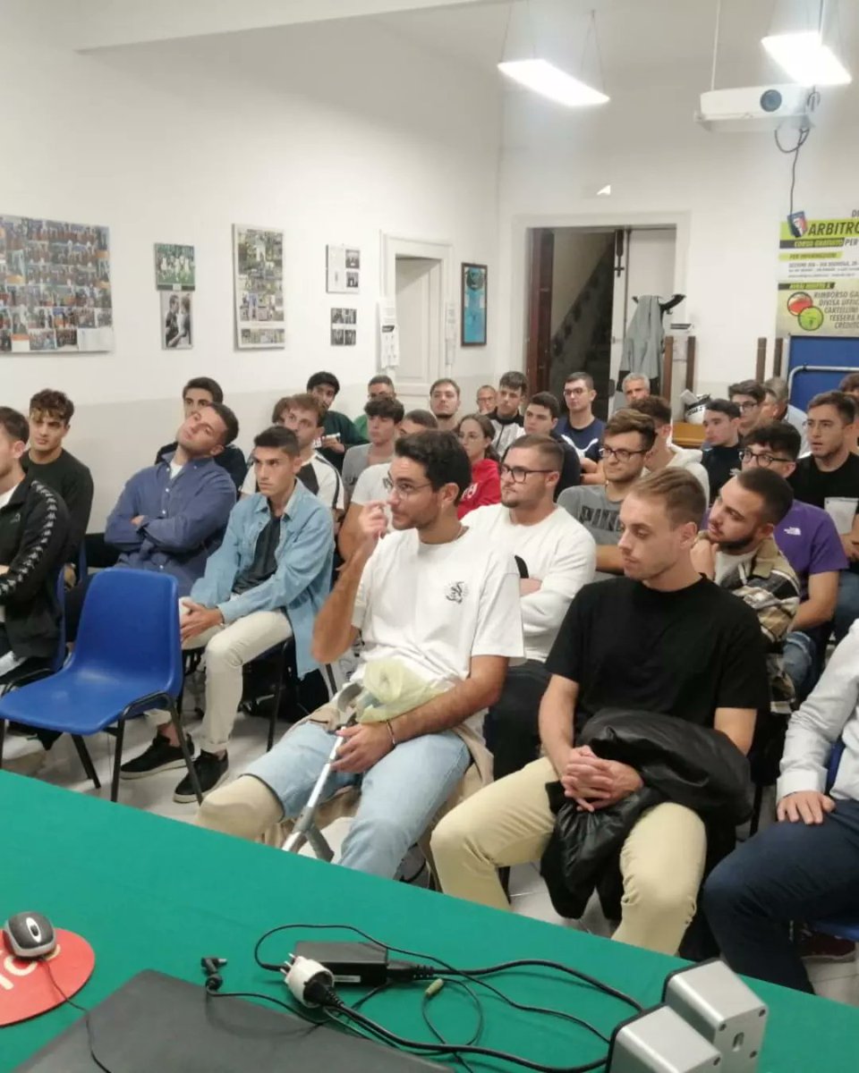 AiaTorreGreco's tweet photo. #arbitro #riunione #aia #sport #calcio 

@AiaTorreGreco @cra_campania
 @AIA_it @GLoffredo72

Prima riunione tecnica e prime emozioni con la gradita ed emozionante sorpresa della presenza del collega Vincenzo Garofalo.  

https://t.co/A3KmpaR5m5 https://t.co/F08VWJEHAQ