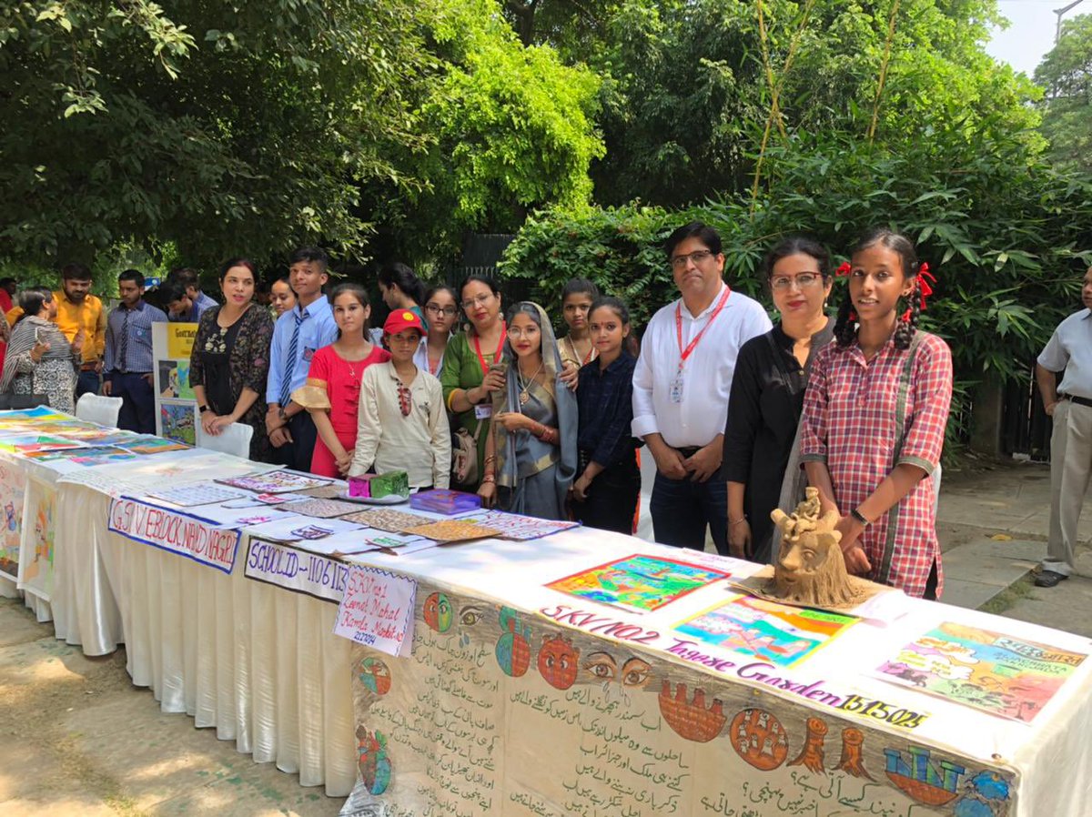 Dir_Education's tweet image. Conserving Mother Nature is our collective responsibility.

Principal Advisor to Director Education- @shail2018 at the 'Bhoomi Festival' sensitised our students to conserve the rich flora.

Small steps bring big differences. 

#ProjectTree #ConserveNature