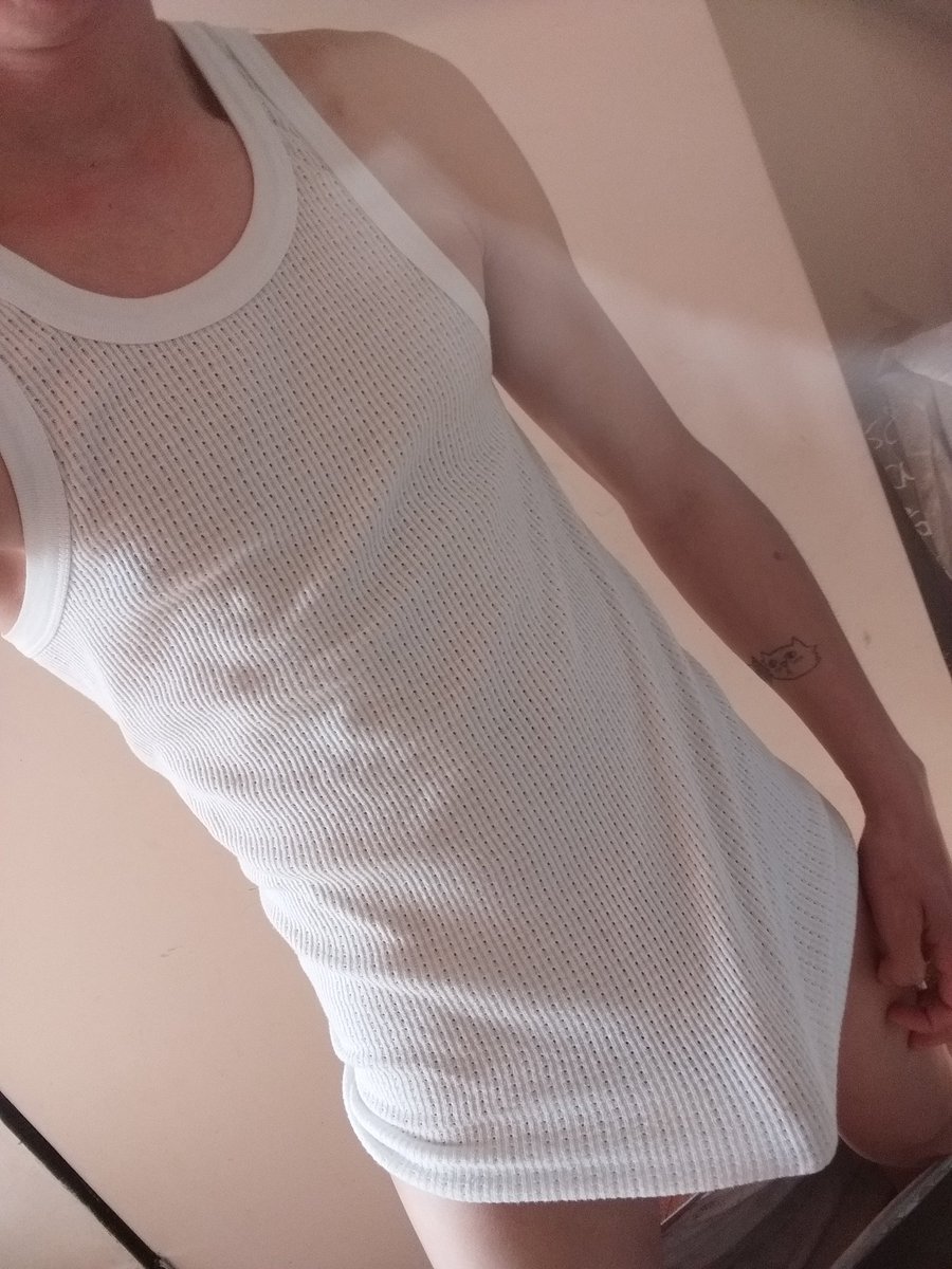 Rt si me levantas la polera jeje 🤪🤪🤪