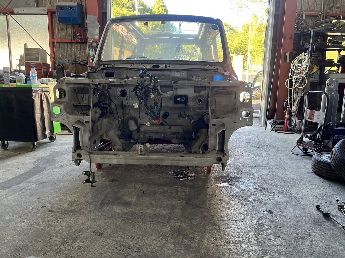 Garagebubu's tweet photo. 無事アンヨ無しでハイハイ出来る様になりました。
これから生まれ変わるように色々かわを剥いてあげないと。

#ラパン
#アルト
#MT化 https://t.co/EJbZJQ1HaR