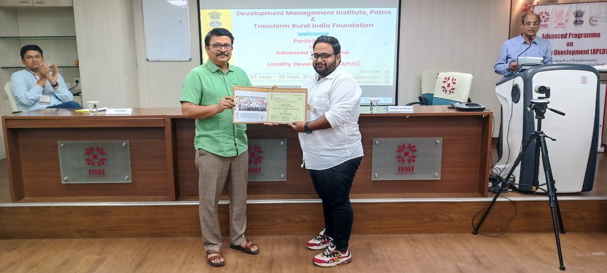 sritel39's tweet photo. Valedictory Session of 5-day Advanced Programme on Locality Development at Development  Management Institute, Patna. Programme to promote CBO-PRI-Local Administration collaboration @DMI_Patna @TRIFoundation https://t.co/9tLN7WKe0S
