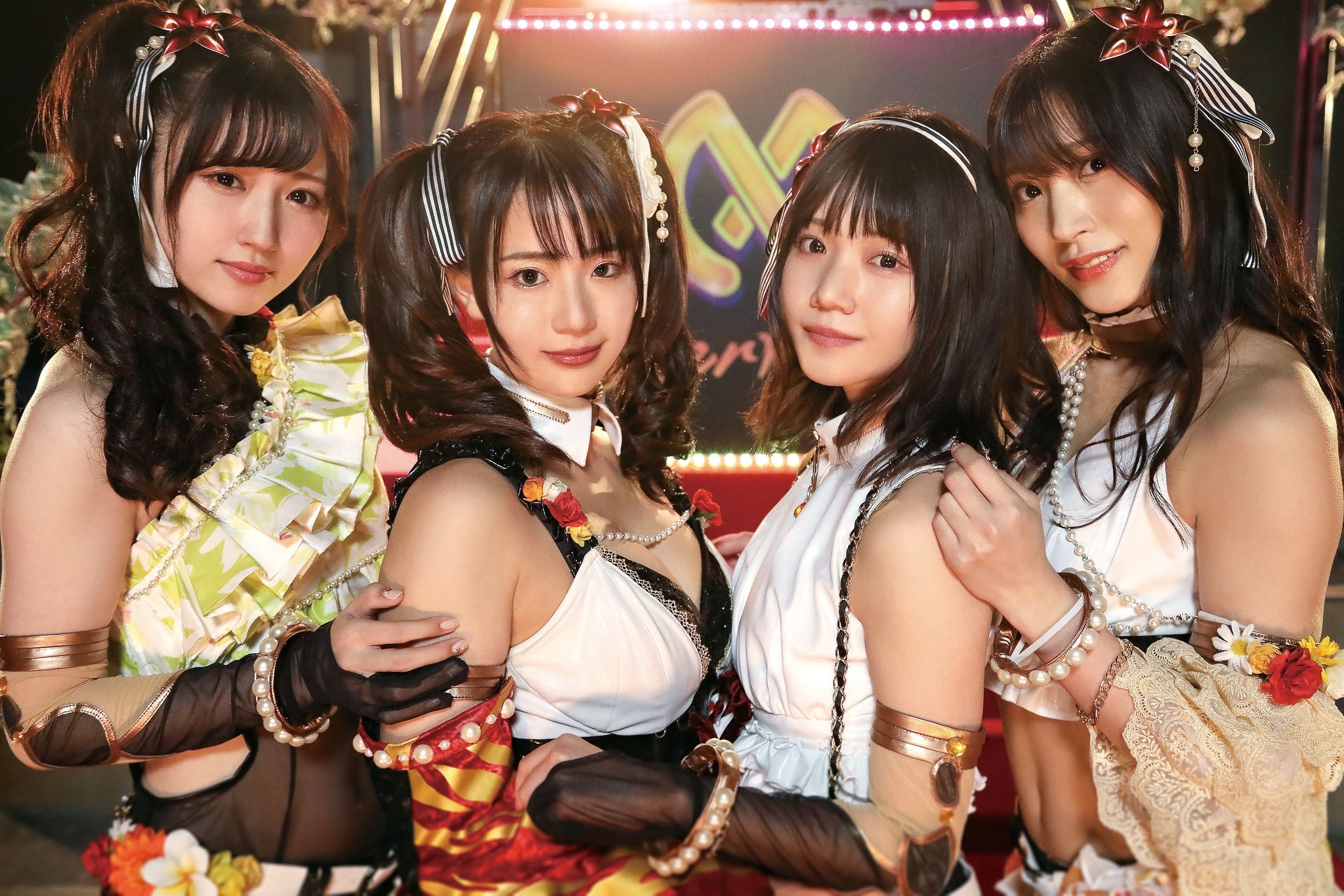 根岸愛 初版 サイン付き写真集 イベント特典サイン写真 PASSPO☆ D4DJ Amazon.co.jp: 根岸愛 初版 サイン付き写真集 イベント特典