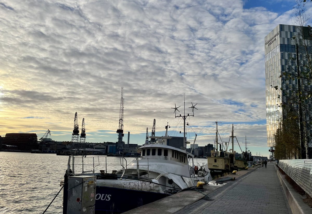 The sun rises on day 2 of <a href="/HelSecForum/">Helsinki Security Forum</a> in #Helsinki. 

The clouds are a good reminder of why SAR satellite constellations like @ICEYEfi are important in many security frameworks. #HSF2022