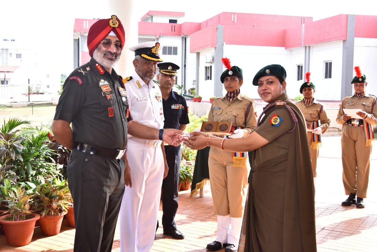 NCCDteOdisha's tweet photo. #NationalCadetCorps
DG NCC's visit to NCC Directorate Odisha. 
@GovernorOdisha
@Naveen_Odisha
@HQ_DG_NCC
@DHE_Odisha https://t.co/9w4MfkyD5v