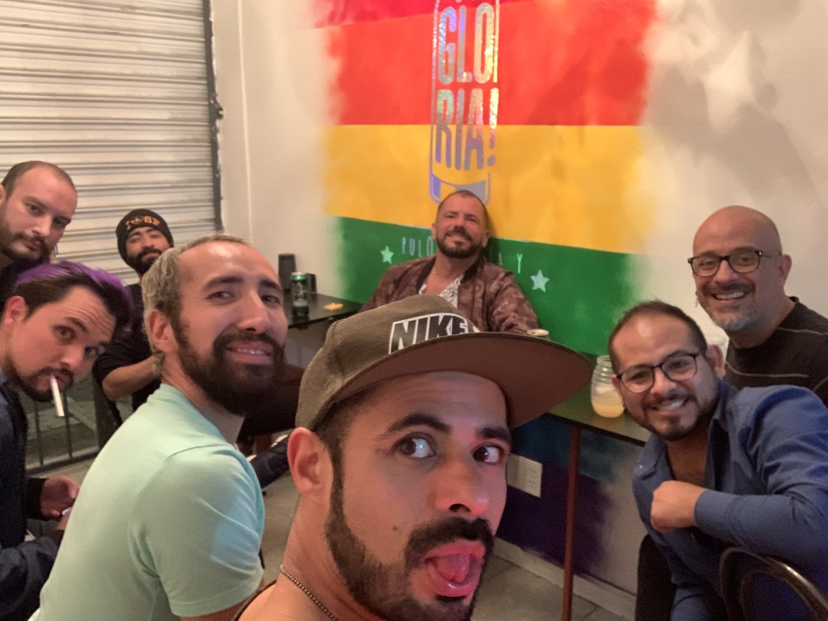 yosoymarkusn's tweet photo. Adivinen qué pasó? 
#PoliHornys #poliamor #AGloria  

@Funny_MXXX https://t.co/nDhaDber6D
